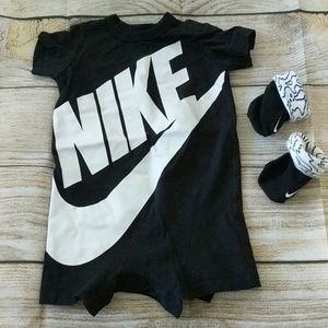 Nike Romper with matching socks 3-6 months